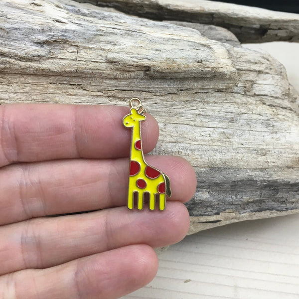 Breloque girafe qui sera ajoutée à votre bracelet, collier ou boucles d’oreille