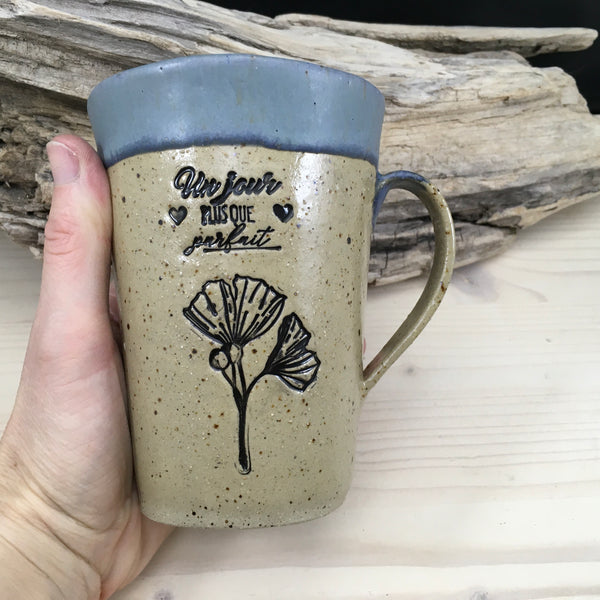 #3 Tasse "Un jour plus que parfait" avec fleur du ginkgo bilova