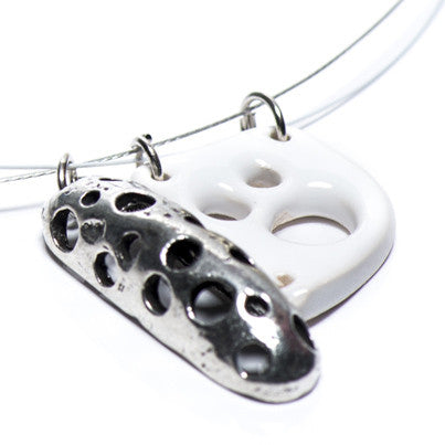 Collier en céramique le Durbec des sapins (Couleurs classiques)