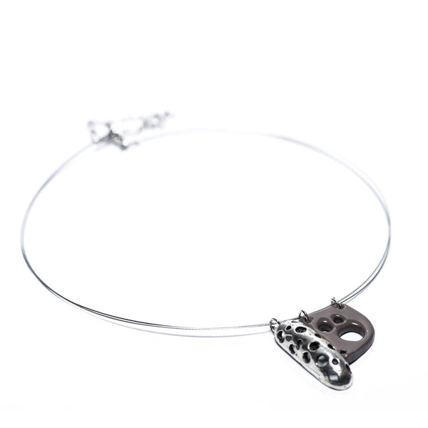Collier en céramique le Durbec des sapins (Couleurs classiques)