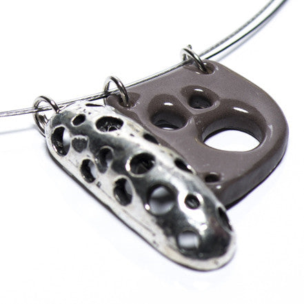 Collier en céramique le Durbec des sapins (Couleurs classiques)