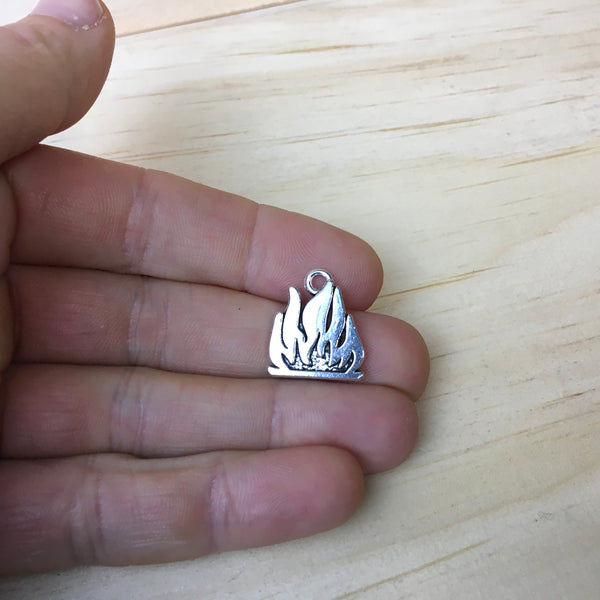 Charm ( camping fire )