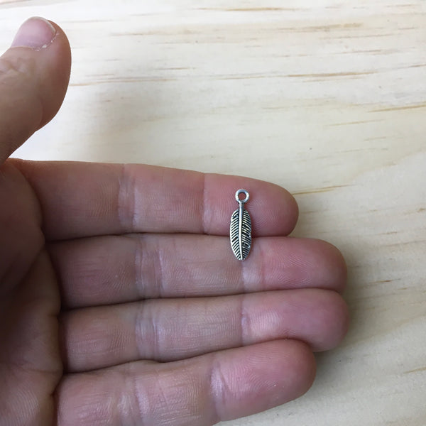 Charm ( feather )